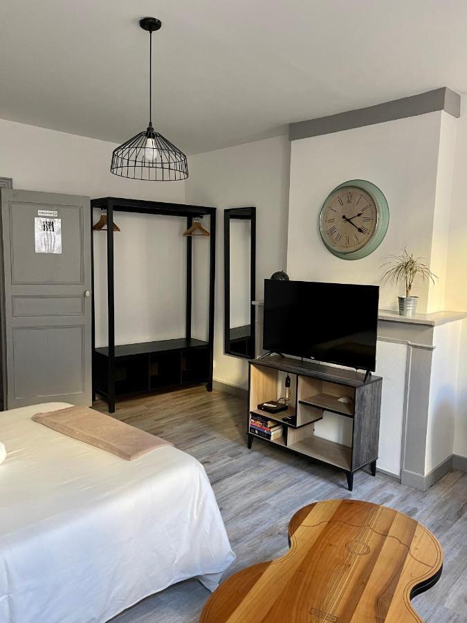 Chez Mick Et Sarah Apartment Le Puy-en-Velay Bagian luar foto